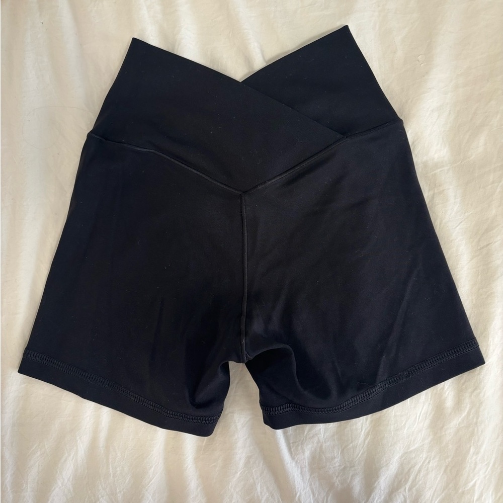 Offline by Aerie High-Waisted Shorts Black size XS